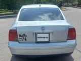 Volkswagen Passat 2000 года за 1 200 000 тг. в Кентау – фото 3