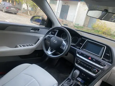 Hyundai Sonata 2018 года за 5 500 000 тг. в Актобе – фото 10