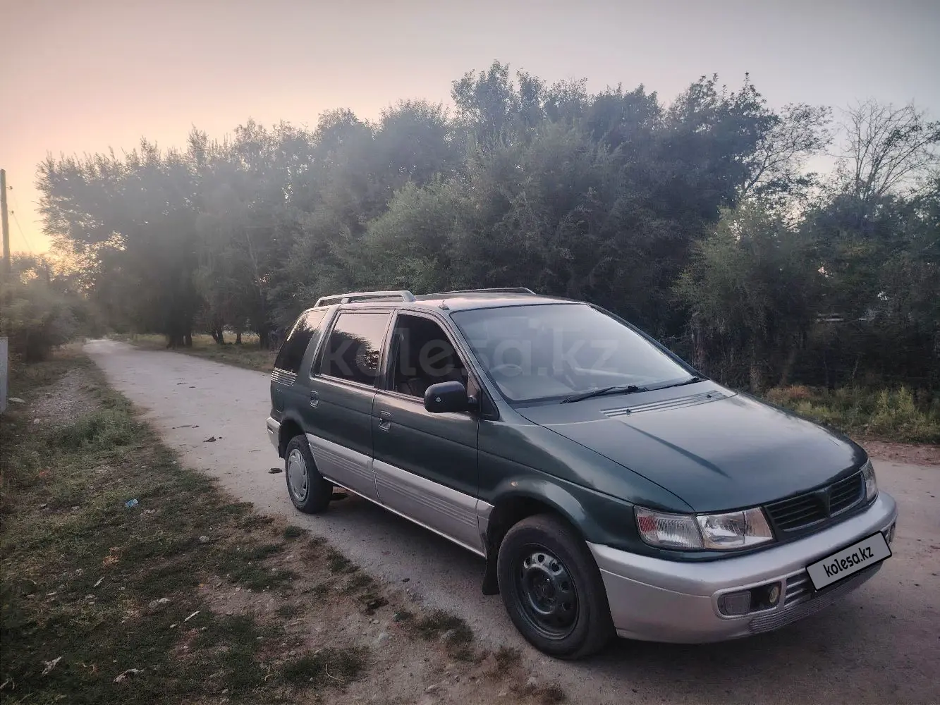Mitsubishi Chariot, 1997