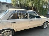 Mercedes-Benz E 220 1981 годаfor2 500 000 тг. в Тараз