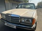 Mercedes-Benz E 220 1981 годаfor2 500 000 тг. в Тараз – фото 3