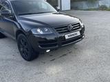 Volkswagen Touareg 2006 годаүшін5 000 000 тг. в Рудный – фото 2