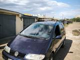 Volkswagen Sharan 1998 годаүшін2 200 000 тг. в Шахтинск