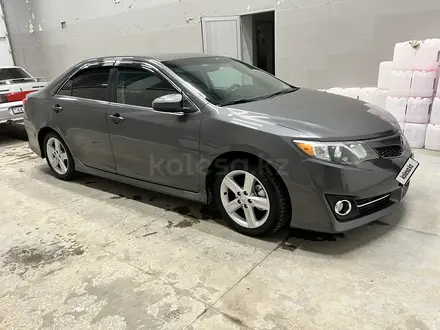 Toyota Camry 2012 года за 8 000 000 тг. в Кульсары – фото 3