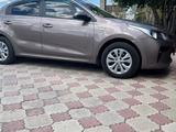 Kia Rio 2018 года за 5 000 000 тг. в Караганда – фото 4