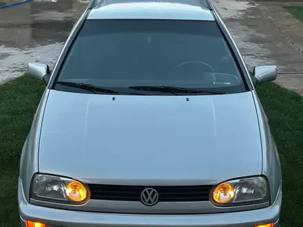 Volkswagen Golf 1998 года за 2 850 000 тг. в Шымкент – фото 2