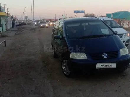 Volkswagen Sharan 2001 года за 2 300 000 тг. в Аксай – фото 5