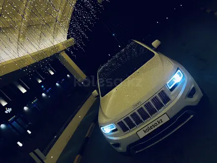 Jeep Grand Cherokee 2014 года за 14 500 000 тг. в Астана – фото 2