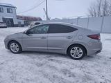Hyundai Elantra 2019 года за 5 000 000 тг. в Уральск – фото 2