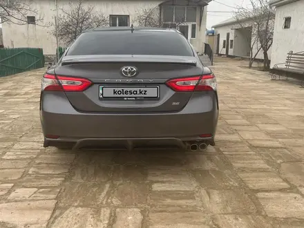 Toyota Camry 2019 года за 13 000 000 тг. в Жанаозен – фото 4