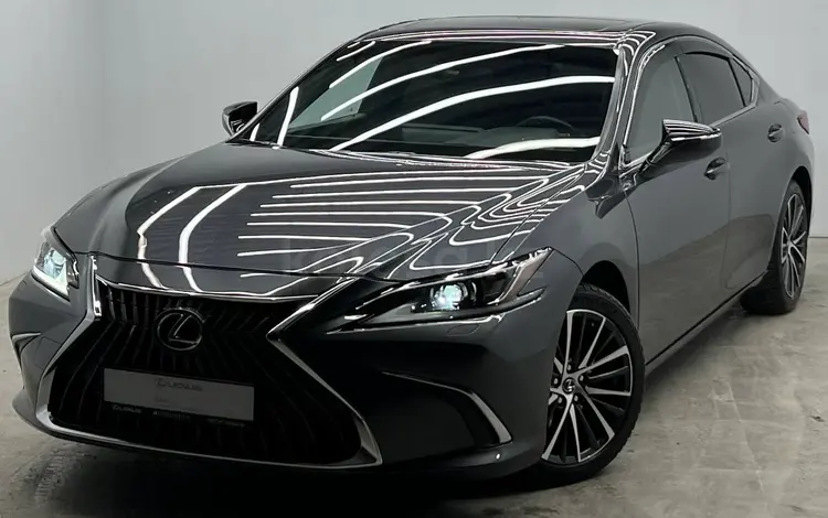 Lexus ES 250 2022 годаfor22 000 000 тг. в Алматы