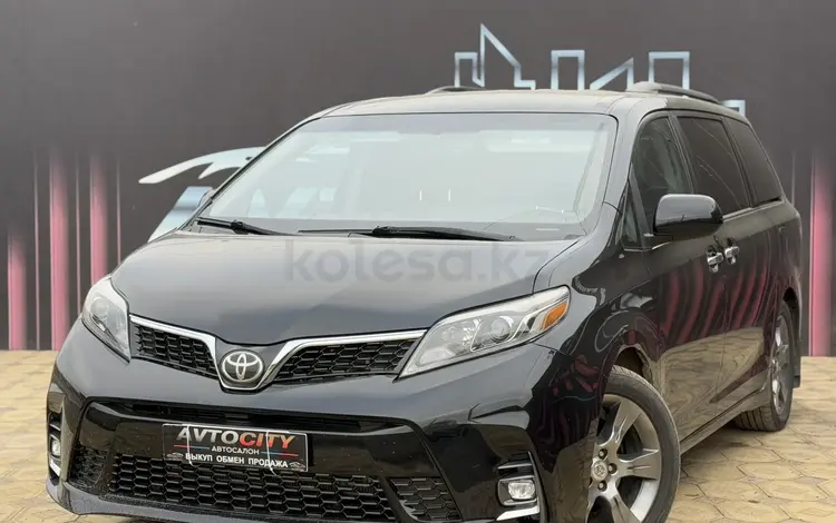 Toyota Sienna 2015 года за 11 550 000 тг. в Атырау