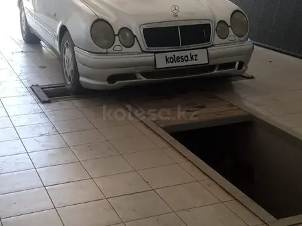 Mercedes-Benz E 280 1999 года за 3 500 000 тг. в Костанай