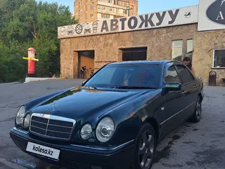 Mercedes-Benz E 320