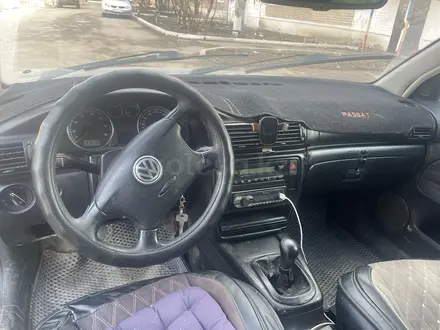 Volkswagen Passat 2001 года за 1 900 000 тг. в Уральск – фото 5
