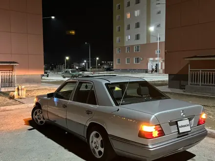 Mercedes-Benz E 280 1994 года за 3 000 000 тг. в Туркестан – фото 2