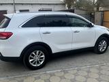 Kia Sorento 2017 года за 7 300 000 тг. в Атырау – фото 4