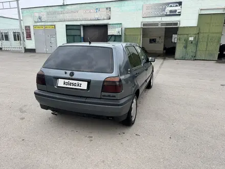 Volkswagen Golf 1995 года за 1 100 000 тг. в Алматы – фото 3