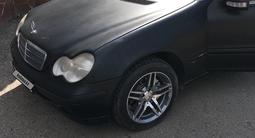 Mercedes-Benz C 180 2002 годаүшін2 500 000 тг. в Щучинск – фото 4