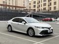 Toyota Camry 2018 года за 12 200 000 тг. в Атырау