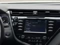 Toyota Camry 2018 года за 12 200 000 тг. в Атырау – фото 23