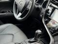 Toyota Camry 2018 года за 12 200 000 тг. в Атырау – фото 24