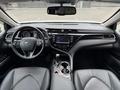 Toyota Camry 2018 года за 12 200 000 тг. в Атырау – фото 22