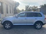 Volkswagen Touareg 2004 года за 4 800 000 тг. в Тараз – фото 5