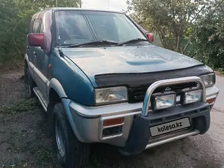 Nissan Mistral, 1995