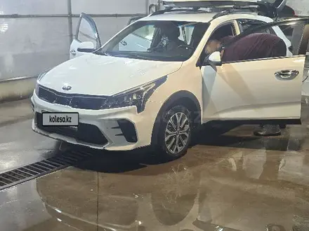 Kia Rio X-Line 2021 года за 7 500 000 тг. в Астана – фото 2
