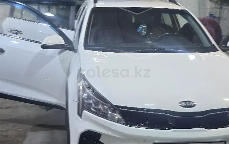 Kia Rio X-Line 2021 года за 7 500 000 тг. в Астана