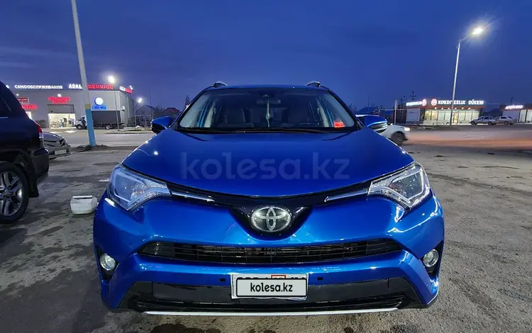 Toyota RAV4 2017 года за 9 500 000 тг. в Актобе