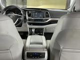 Toyota Highlander 2016 года за 15 000 000 тг. в Астана