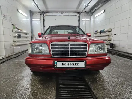 Mercedes-Benz E 220 1994 года за 1 700 000 тг. в Усть-Каменогорск – фото 13