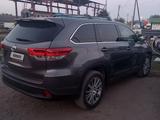 Toyota Highlander 2018 года за 11 400 000 тг. в Уральск – фото 3