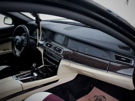 BMW 750 2009 года за 9 500 000 тг. в Алматы – фото 17