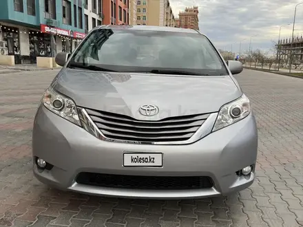 Toyota Sienna 2015 года за 11 000 000 тг. в Актау – фото 2