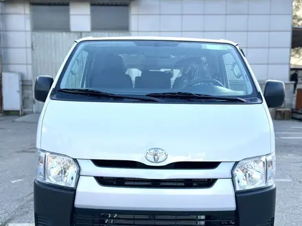 Toyota Hiace 2022 года за 17 000 000 тг. в Алматы