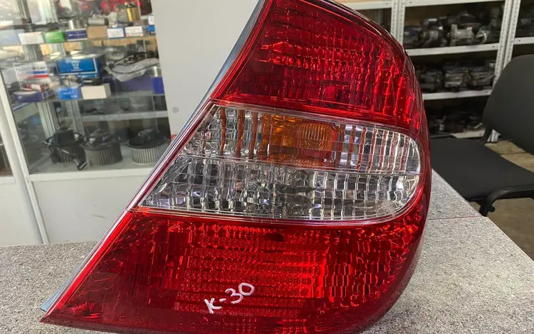 Задний правый фонарь на Toyota Camry 30. Оригинал за 26 000 тг. в Караганда