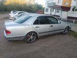 Mercedes-Benz E 230 1997 годаүшін1 900 000 тг. в Караганда – фото 3