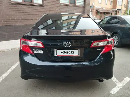 Toyota Camry 2014 года за 6 200 000 тг. в Уральск – фото 3