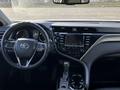 Toyota Camry 2019 года за 12 100 000 тг. в Астана – фото 2