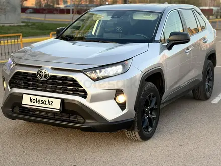 Toyota RAV4 2022 года за 15 800 000 тг. в Семей – фото 3