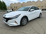 Hyundai Elantra 2022 года за 8 100 000 тг. в Уральск – фото 2