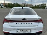 Hyundai Elantra 2022 года за 8 100 000 тг. в Уральск – фото 5