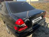 Mercedes-Benz C 230 1996 годаүшін600 000 тг. в Актобе – фото 3
