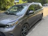 Toyota Sienna 2015 года за 9 300 000 тг. в Алматы – фото 2