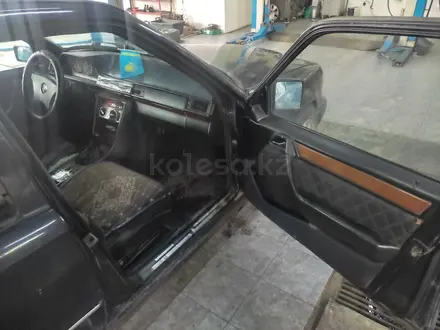 Mercedes-Benz E 230 1991 года за 1 100 000 тг. в Астана – фото 10