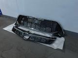 Решетки на TOYOTA CAMRY 55 EXCLUSIVE комплект новый оригинал за 300 000 тг. в Алматы