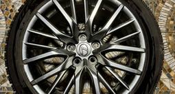 Резина «Bridgestone» с дисками «lexus» за 350 000 тг. в Петропавловск